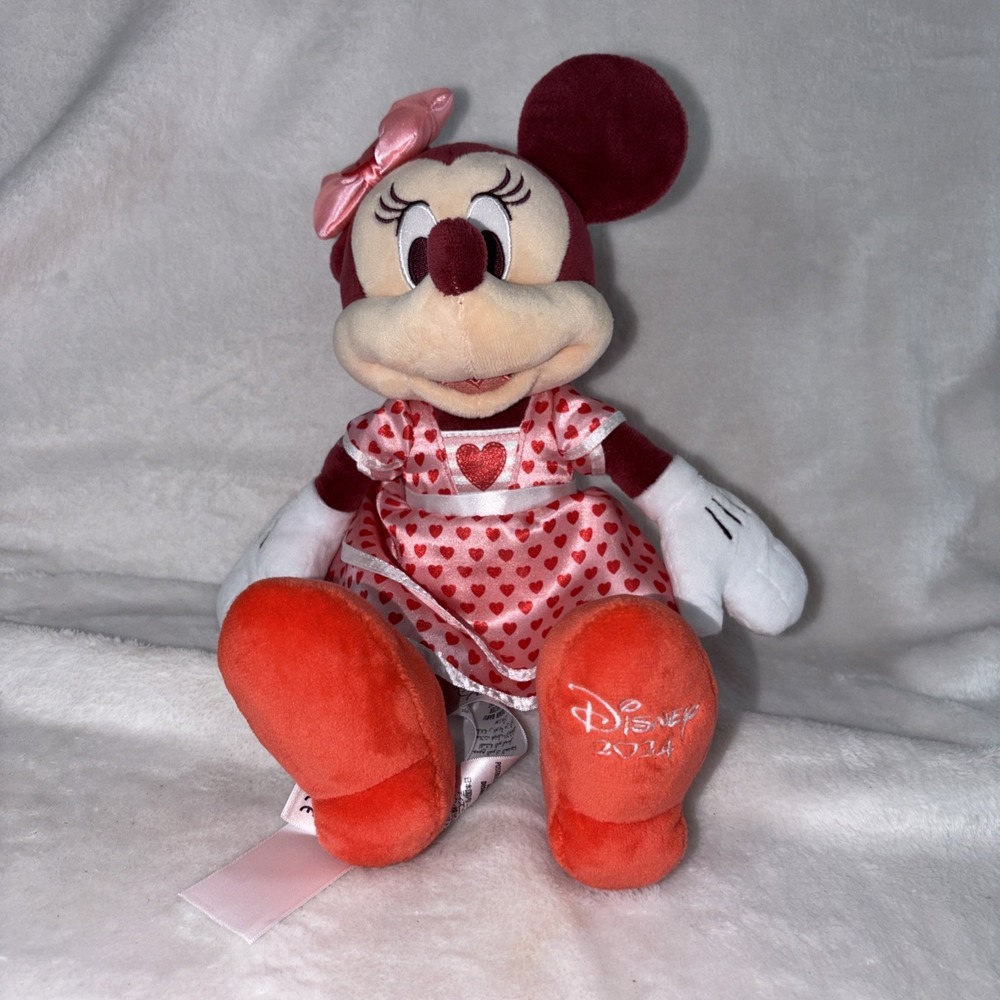 Disney Store 2024 Valentine's Day‎ Minnie Mouse Plush Holiday Collectible EUC